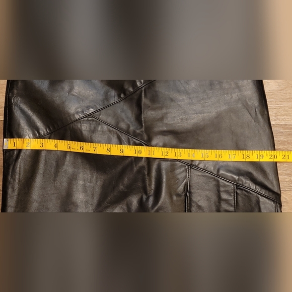 VINTAGE LONG FULL LENGTH BLACK LEATHER SKIRT NO TAGS SIZE 4 - Picture 8 of 9